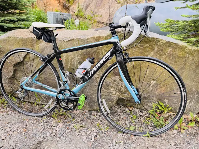 Jamis Xenith Endura Sport 48cm Carbon Road Bicycle in Road in Muskoka - Image 2