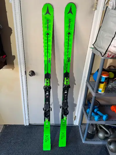 These Atomic Redster skis are a typical ski used for GS racing. They are fantastic at holding an edg...