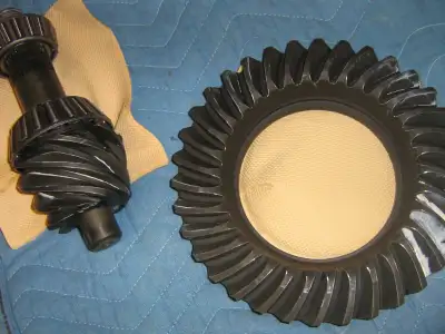 US STRANGE FORD 9 INCH, PRO GEARS, GEAR RATIO 4.86 TO 1, WITH BRAND NEW TIMKEN PINION BEARINGS, GEAR...