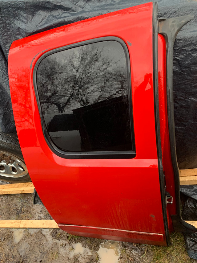2007 - 2013 CHEVY SILVERADO GMC SIERRA EXTENDED CAB DOORS  in Auto Body Parts in Norfolk County - Image 4