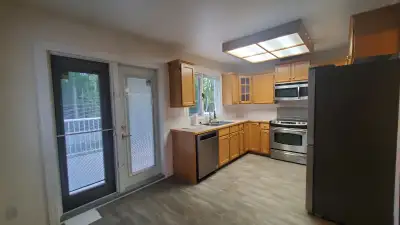 AVAIL. MAY 15, 3 BEDS/2 BATHS HOUSE WITH GARAGE IN COLLEGE HEIGHTS, UNIVERSITY HEIGHTS AREA Near Wal...