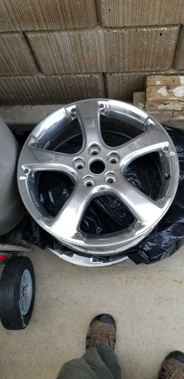 Pontiac 18 inch gxp wheels  in Tires & Rims in Calgary