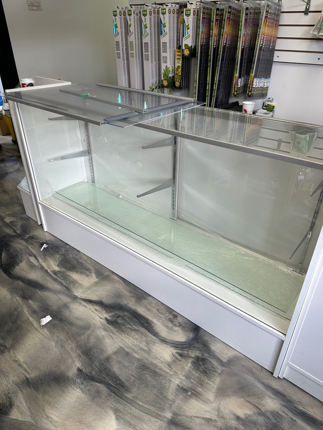Display cabinets in Hutches & Display Cabinets in Markham / York Region