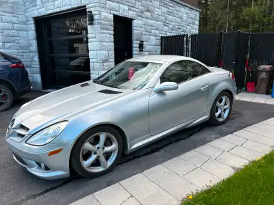 Mercedes SLK 350 convertible (VGA) 2005. Propre, entretiens fait régulièrement, roule très bien, rie...
