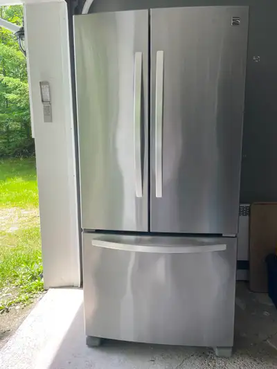 Frigo 22 PI3, portes françaises, View more