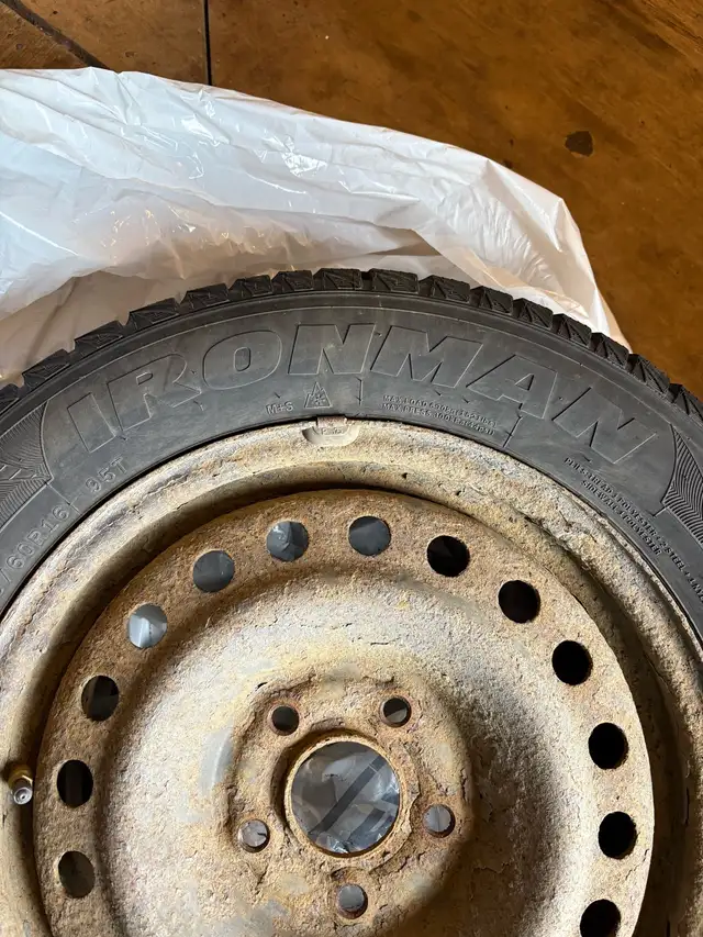 Winter tires & rims 215/60/16 in Tires & Rims in Dartmouth - Image 4