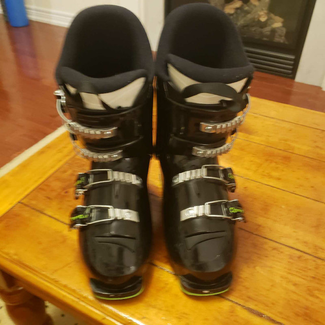Ski boots Rossignol size 23.5 / 275mm. Mint condition .  in Ski in Mississauga / Peel Region - Image 3