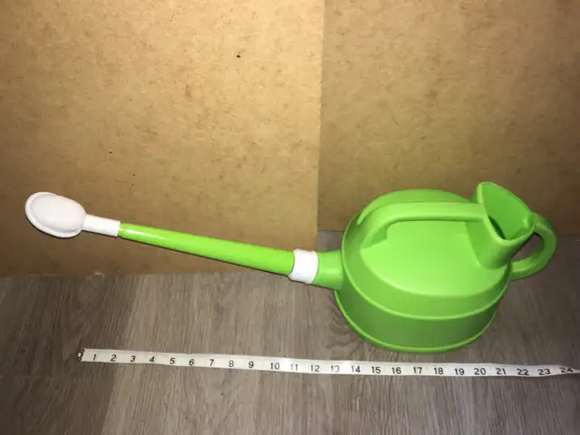 plant watering can in Plants, Fertilizer & Soil in City of Montréal - Image 7