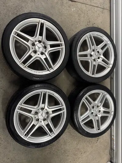 Came off of Mercebez Benz Staggered Set-up it can also fit with C300,C43,C-Class 250,AMG benz and mo...