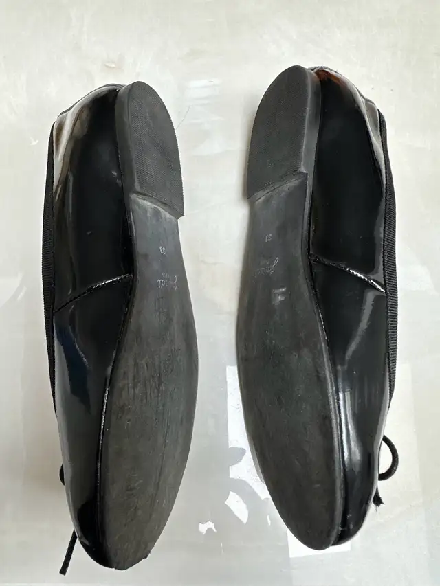 Jacadi Girls Black patent balllet flats size 33 in Kids & Youth in City of Toronto - Image 4