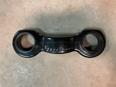 STABILISATEUR DE FOURCHE SUPERBRACE SUZUKI DR650 ANNÉES 1996 A 2023 EXCELLENTE CONDITION PRIX DEMAND...
