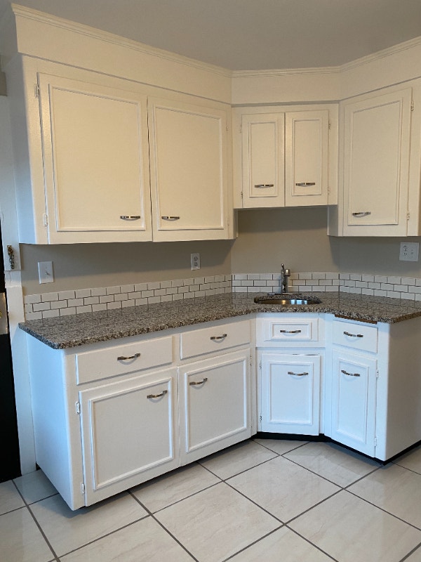 2 Bedroom Apartment For Rent Downtown 1,250 all inclusive Long