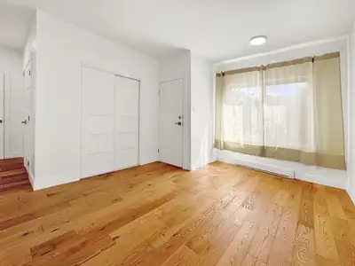 GRAND 6 1/2 RÉNOVÉ À LONGUEUIL