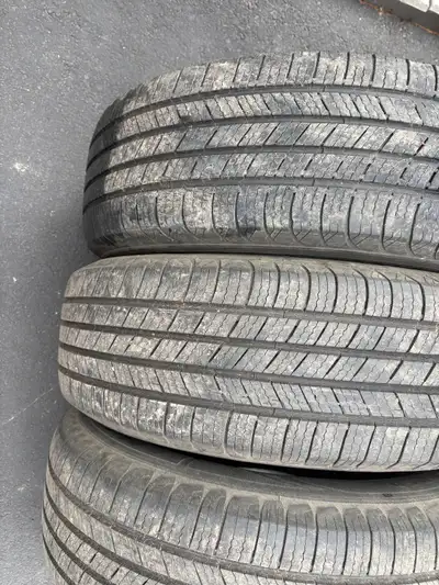 Set of 4 Michelin all season tires for sale in good condition. Tires are used but in good condition...
