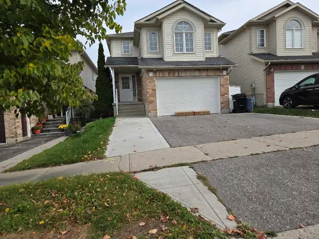House for rent in Kitchener in Long Term Rentals in Kitchener / Waterloo - Image 11