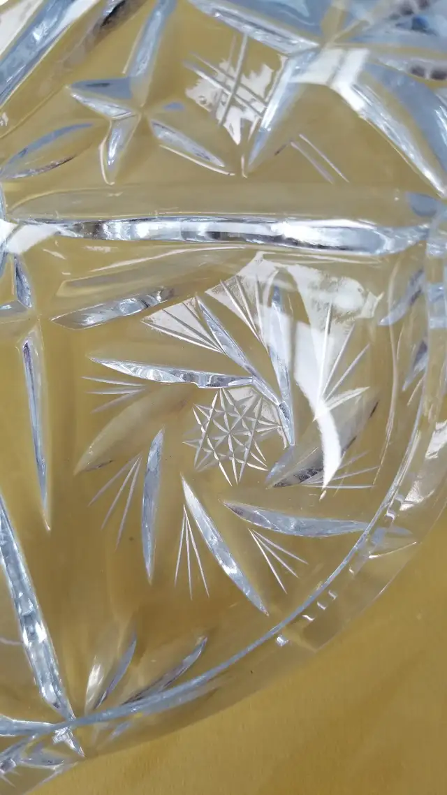 Vintage Crystal Bonbonnière in Home Décor & Accents in City of Montréal - Image 6