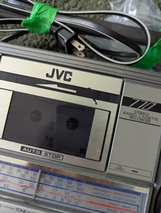 Vintage JVC RC-770C Stereo Radio Cassette Recorder Boombox in General Electronics in Markham / York Region - Image 5