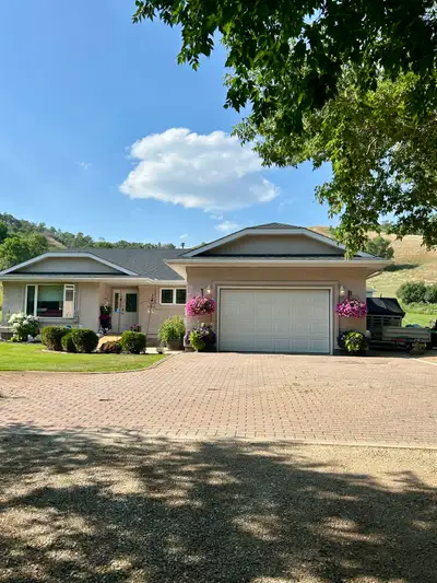 We Are Selling Our Home In The Rm Of North Qu'appelle, Built In 2001 , A One Level Bungalow On .72 a...