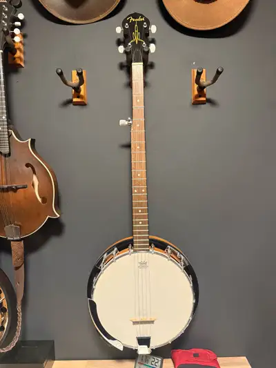 This Fender 5-string banjo is a real eye-catcher, featuring a custom hand painted octopus design on...