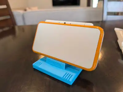 Nintendo 2DS XL - White and Orange - Mario Kart, View more