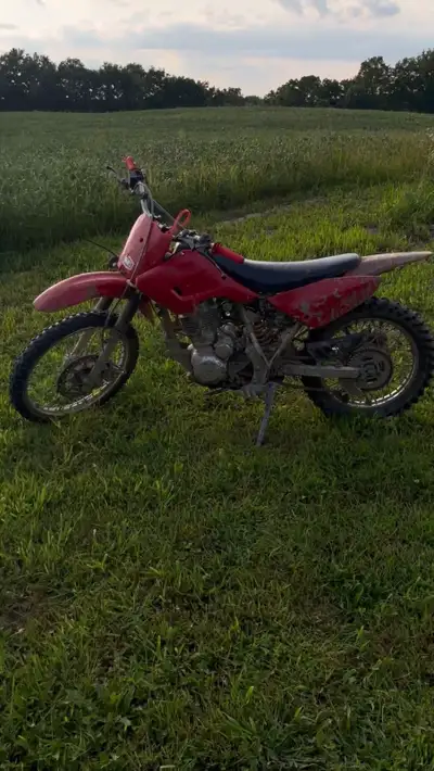 baja dirt runner 125 (american honda clone) motor was swapped for a HONDA 125cc engine but doesn’t h...