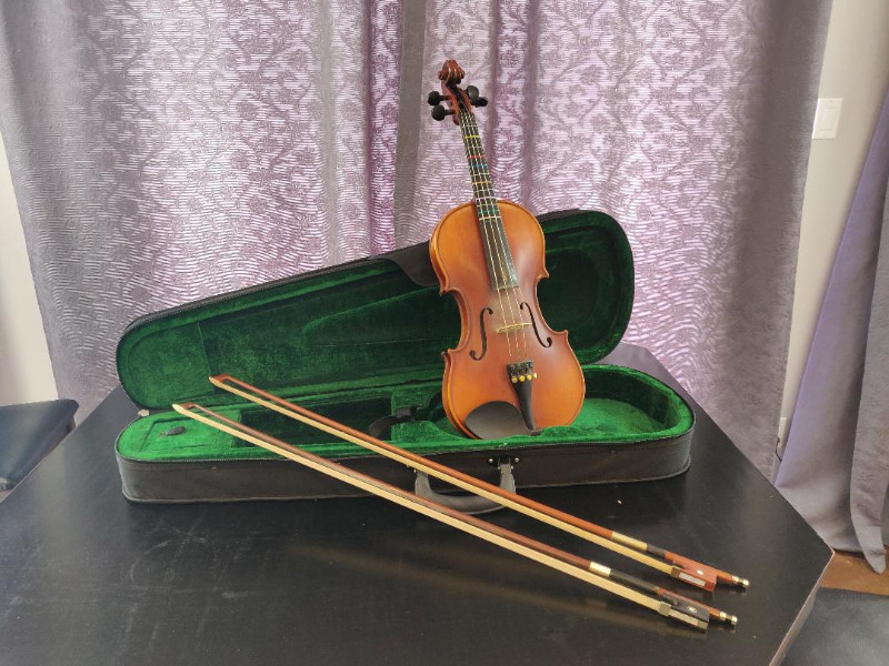 Violin with 2 bows and case String Ottawa Kijiji