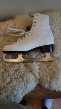 Figure skates