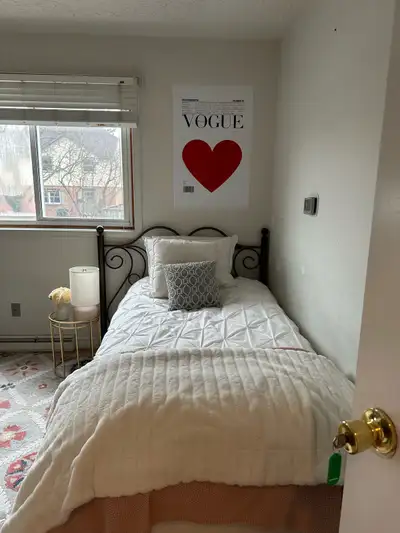 Rooms for Rent – 5-Minute Walk to the University of Waterloo and T&T Supermarket Your roommates are...