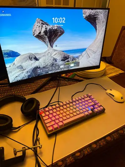 27’ curved 240hz msi monitor logitech lightspeed mouse custom yellow switches keyboard (I put purple...