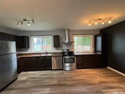 3 bedroom, 1 bath with Central AC - main floor for rent