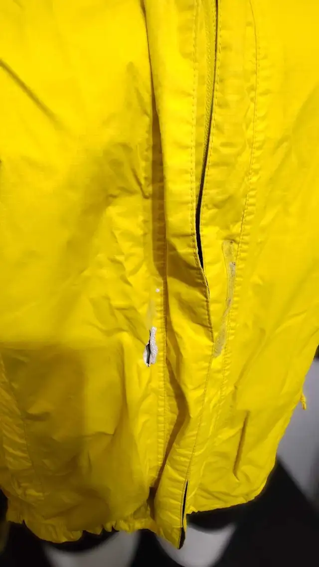 North Face Ladies Yellow Rain Jacket (M) in Women's - Tops & Outerwear in Lloydminster - Image 5