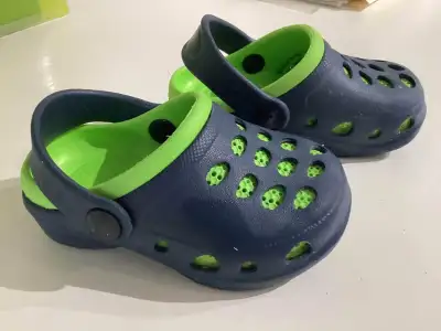 Kids shoes size 5, toddler, View more