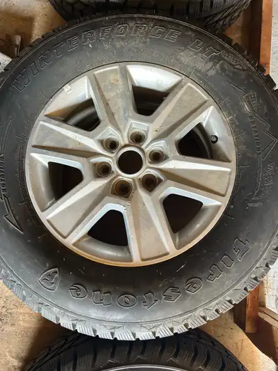 Set of 4 Firestone winter force on ford rims 275/65r/18 Not sure if there is sensors or not $1000 Ca...