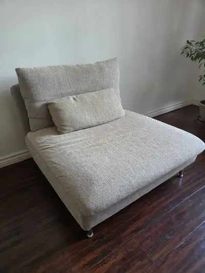 Fauteuil IKEA - VALEUR 450$+taxe, View more