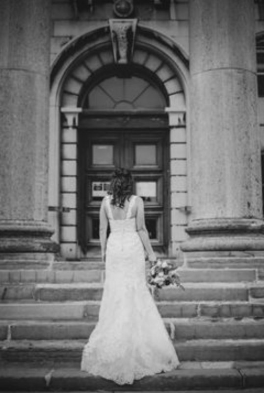 Wedding Dress Size 6 in Wedding in Belleville - Image 3