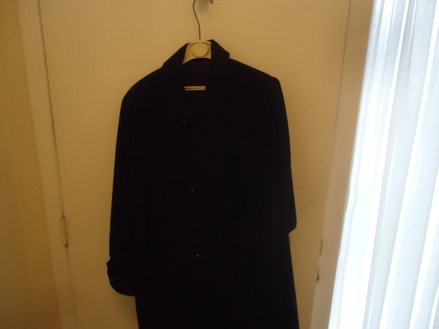 ladies    black   wiinter  coat   below the knee in Women's - Tops & Outerwear in Mississauga / Peel Region - Image 2