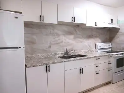Bright and spacious (780 sq. ft. co-op unit), updated, 1 Bedroom, 1 Bathroom, Kitchen, Living/Dining...