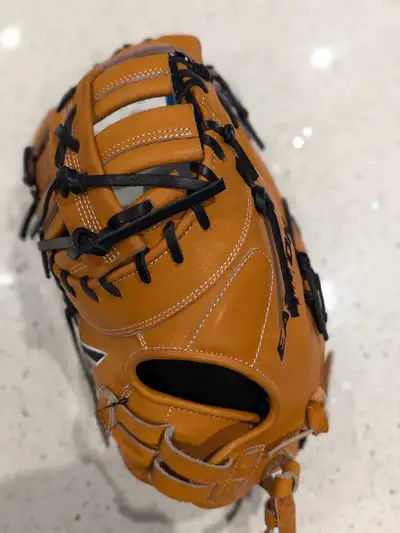 NEW Easton Fastpitch First Base glove 13" LHT, View more