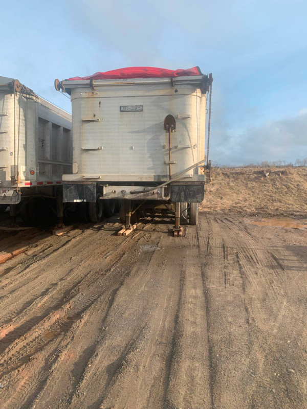 Triaxle End Dump in Heavy Trucks in Cape Breton - Image 3