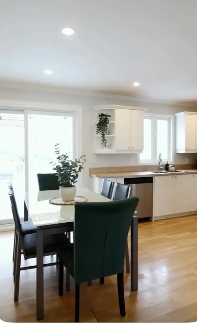 mobilier de salle à manger in Dining Tables & Sets in West Island - Image 4