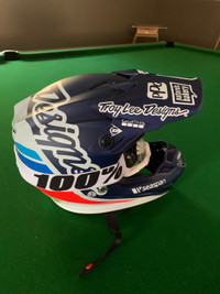 Brand new Tro Lee Designs SE 4  Helmet with 100% Goggles