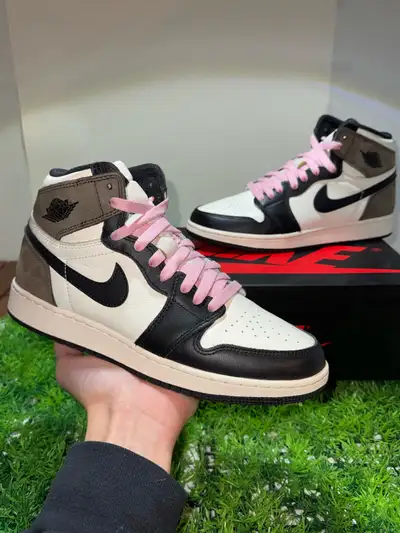 Size 6.5Y/8W - Air Jordan 1 High Dark Mocha , View more