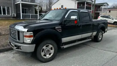 Ford F-250 Super Duty 2010 DIESEL – 153 000 km Camion solide, prêt à travailler. Moteur 6.4L diesel...