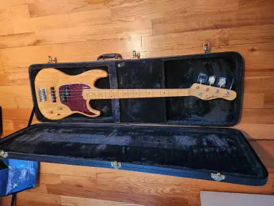 SUPERBE Godin Basse RG 4 Passion Series! W/Hcase! FREE SHIPPING!, View more