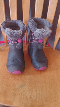 XMtn size 10 girls winter boots