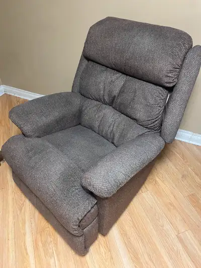recliner in Chairs Recliners in Cambridge Kijiji Marketplaces