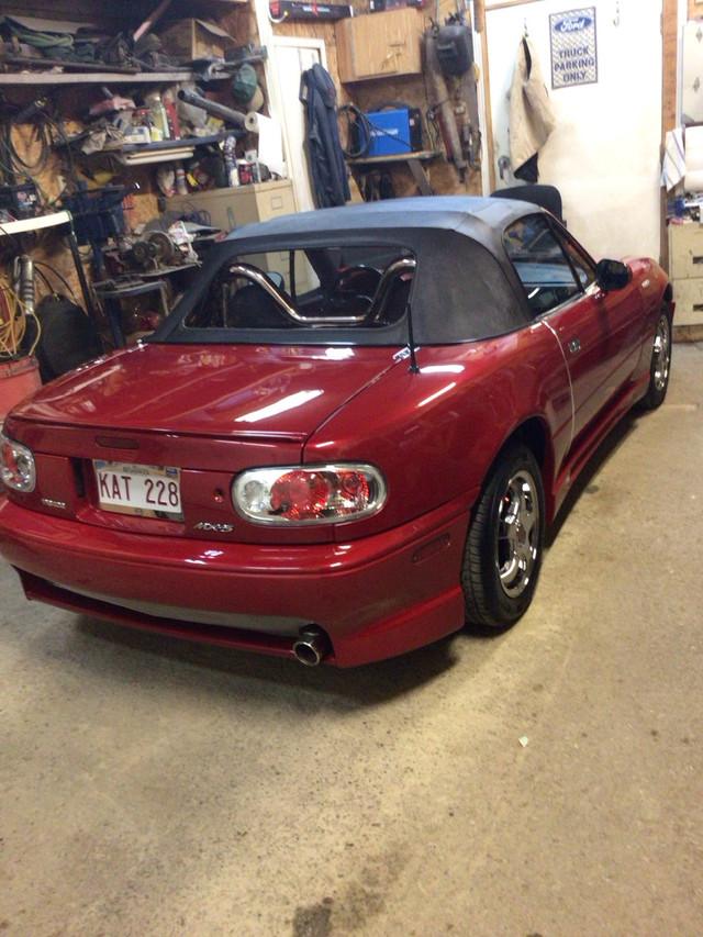 1990 Mazda Miata dans Voitures d'époque  à Edmundston - Image 2