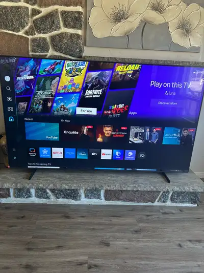 Samsung 85” du7100 Crystal Processor UHD 4k Smart TV Excellent picture quality, beautiful, clear, vi...