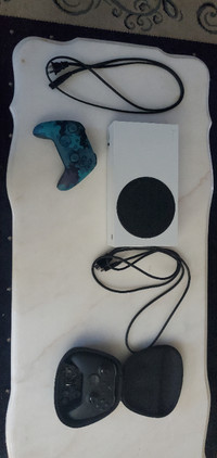 Xbox series s with elite 2 controler and blue controls