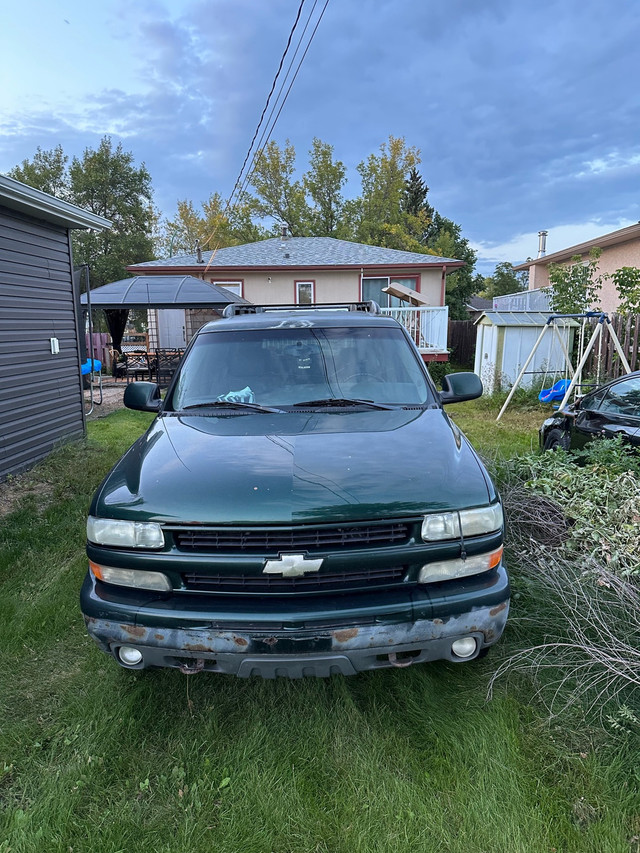 2003 suburban  in Cars & Trucks in Prince Albert